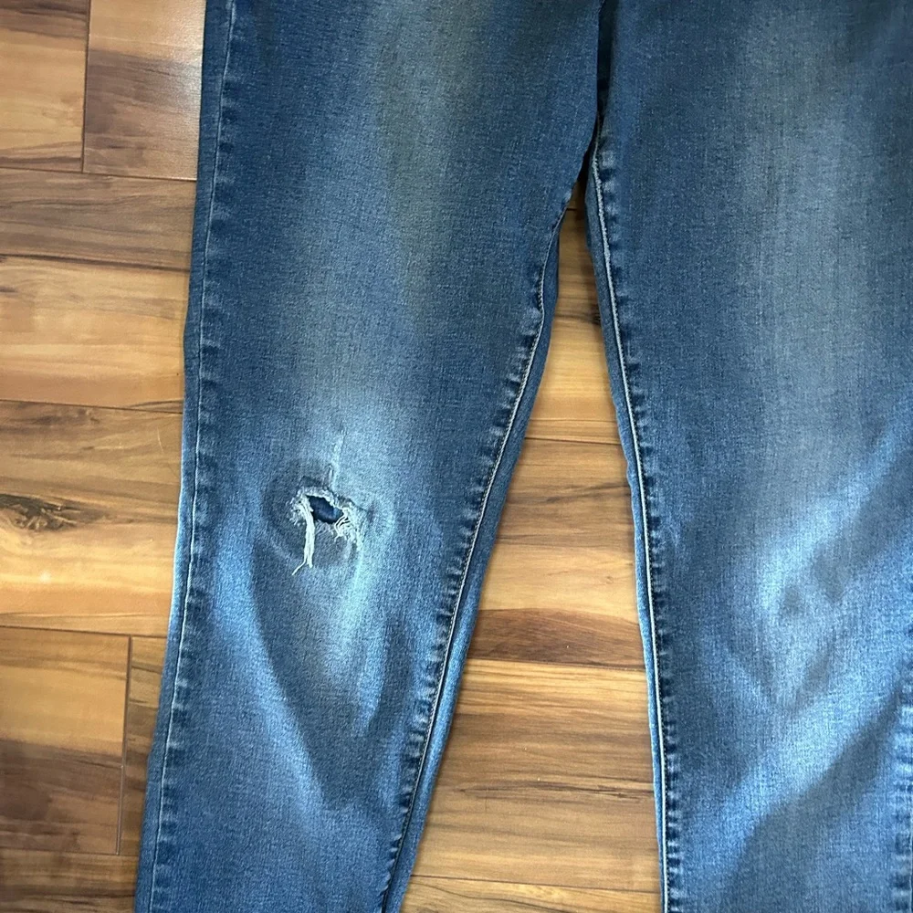 Charlie B Women's Embroidered Southern Western Cuff Jeans Dark Blue Wash Size 32 - Picture 5 of 16